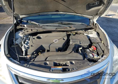 2013 Nissan Altima 2.5 Sv z USA, uszkodzony, nr VIN 1N4AL3AP8DC277689